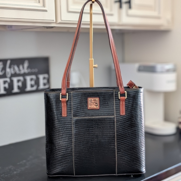 Dooney & Bourke Black Textured Tote with Tan Handles Croco - Picture 2 of 9